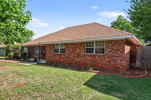 2813 Nw 117th St, Oklahoma City, OK, 73120-6738 | Card Image