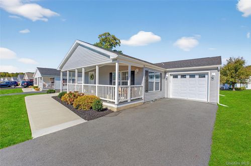 13 Orlando Dr, Poughkeepsie, NY, 12603-6624 | Card Image