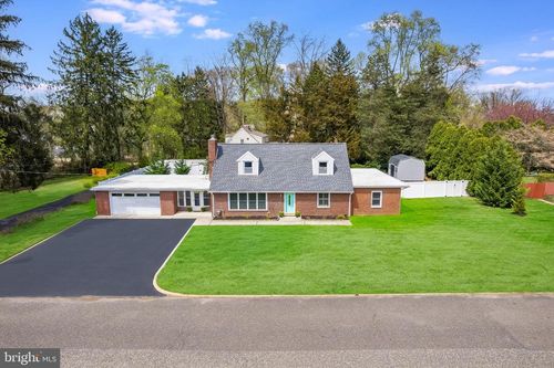 5 Spruce Ave, BORDENTOWN, NJ, 08505-1922 | Card Image