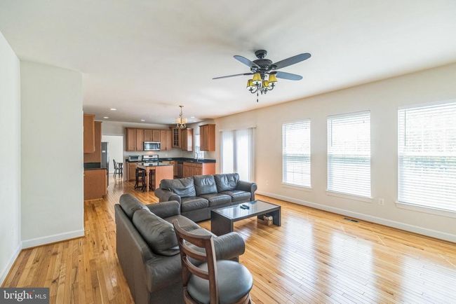 8103 Levi Ct, House other with 5 bedrooms, 4 bathrooms and null parking in Manassas VA | Image 6