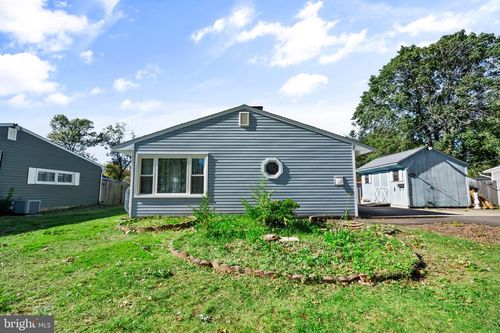 260 Thornridge Dr, LEVITTOWN, PA, 19054-2315 | Card Image