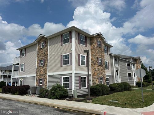 7201-1870 Congressional Village Dr, MIDDLETOWN, DE, 19709-8379 | Card Image