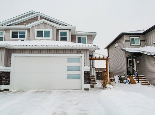 8070 91 St, Grande Prairie, AB, T8X0P2 | Card Image