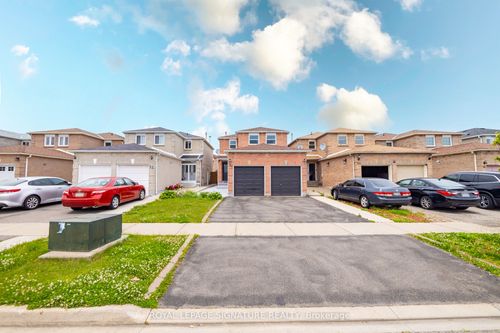 34 Meadowlark Dr, Brampton, ON, L6Y4A7 | Card Image