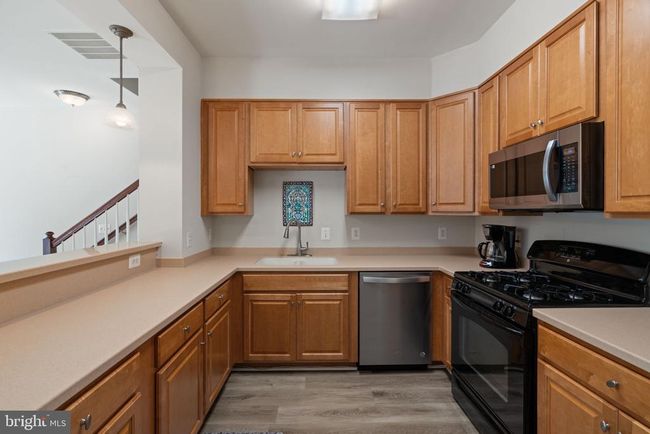 201 - 13945 Hollow Wind Way, Townhouse with 4 bedrooms, 3 bathrooms and null parking in WOODBRIDGE VA | Image 5