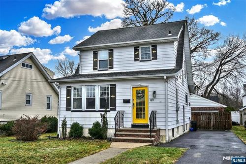 89 Forest Pl, Rochelle Park, NJ, 07662-3718 | Card Image