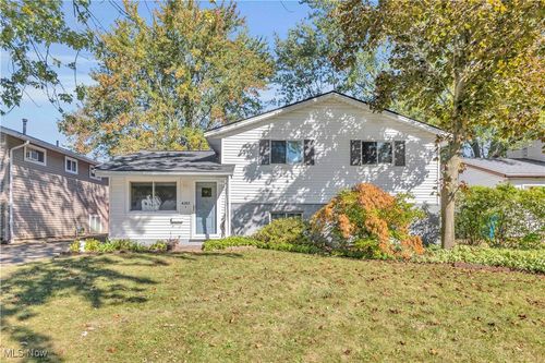 4283 Holl Ave, Sheffield Lake, OH, 44054-2136 | Card Image