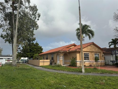 7599 W 4th Ct, Hialeah, FL, 33014-4204 | Card Image