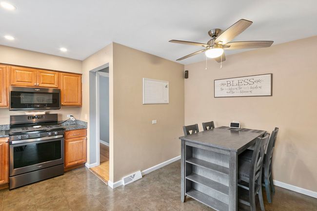 11017 S Kilbourn Ave, House other with 3 bedrooms, 2 bathrooms and 2 parking in Oak Lawn IL | Image 8