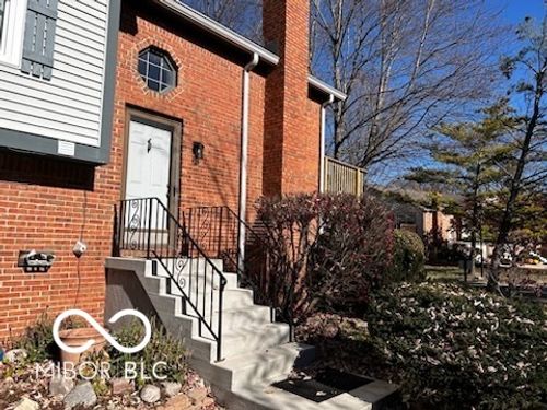 7580 Castleton Farms West Dr, Indianapolis, IN, 46256-1942 | Card Image