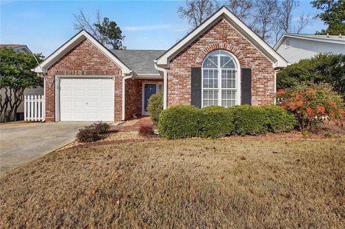 93 Greentree Dr, Newnan, GA, 30265-2022 | Card Image