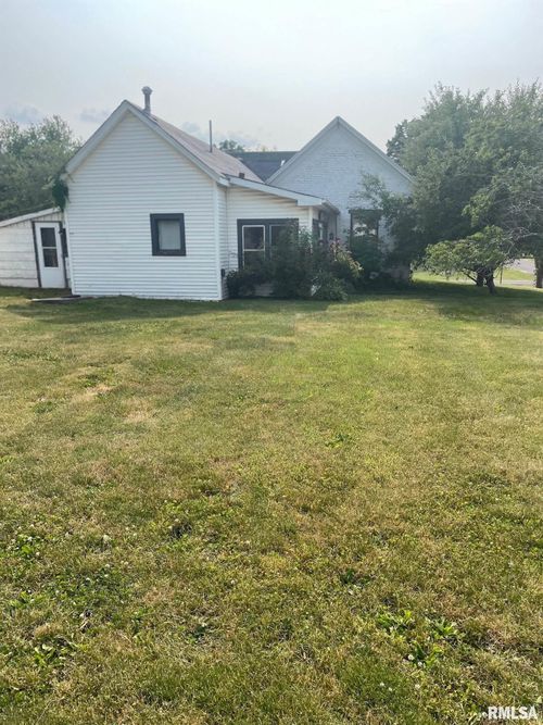 505 S Jackson St, Blandinsville, IL, 61420-9001 | Card Image