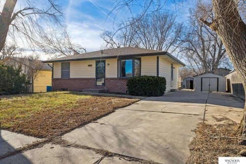 437 Nw 16th St, Lincoln, NE, 68528-1230 | Card Image