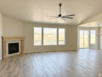 122 - 13326 S Carmen Oak Dr W, House other with 3 bedrooms, 2 bathrooms and 3 parking in Herriman UT | Image 3