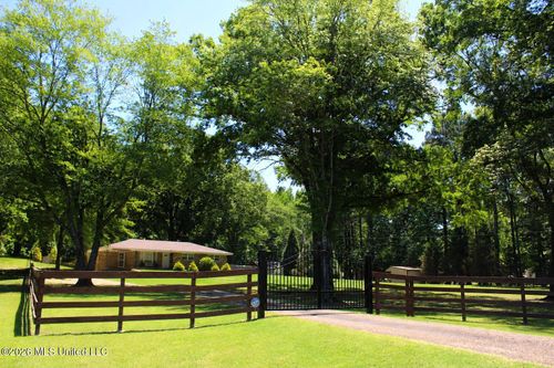 2934 Red Banks Road, Byhalia, MS, 38611 | Card Image