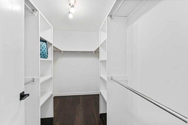 919 Shawnee Dr Sw, House other with 5 bedrooms, 4 bathrooms and 4 parking in Calgary AB | Image 23