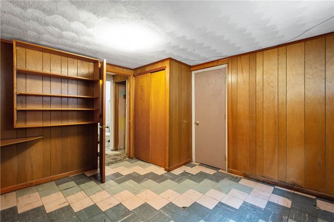 Additional room lower level | Image 25