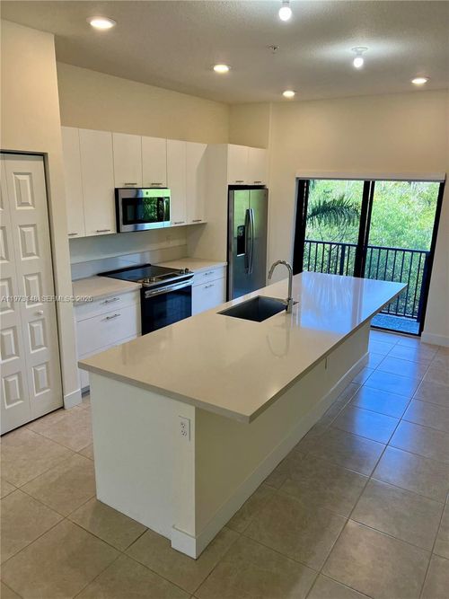apt-22-8031 Nw 104th Ave, Doral, FL, 33178-4490 | Card Image