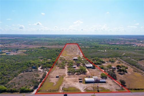 8086 N Us Highway 281, Orange Grove, TX, 78372-9421 | Card Image