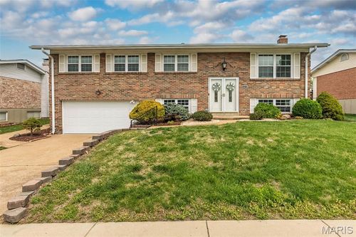 3233 Hedgetree Ln, Saint Louis, MO, 63129-1730 | Card Image