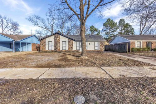 5740 Willow Springs Dr, Millington, TN, 38053-8418 | Card Image
