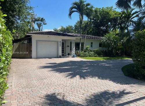 823 Ne 107th St, Biscayne Park, FL, 33161-7257 | Card Image