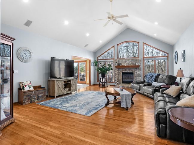 3201 Rolling Hills Dr, House other with 4 bedrooms, 3 bathrooms and null parking in Manitowoc WI | Image 9