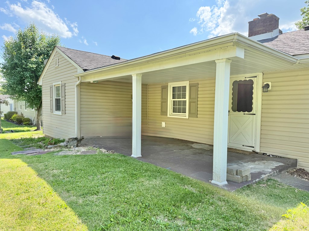 Residential in Glen Dale 4