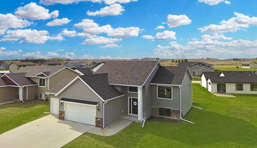 724 9th St, Wanamingo, MN, 55983-2802 | Card Image