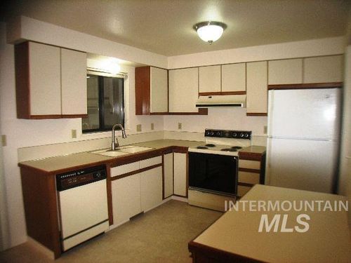 1484 E Carter Ln, Boise, ID, 83706-5389 | Card Image