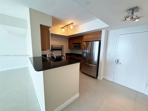 apt-4319-325 S Biscayne Blvd, Miami, FL, 33131-2481 | Card Image