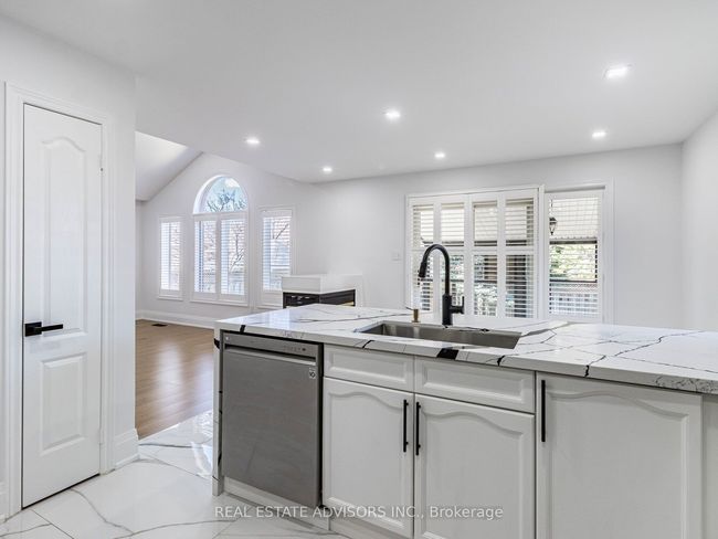 74 Pinebrook Cir, House other with 5 bedrooms, 2 bathrooms and 4 parking in Caledon ON | Image 12