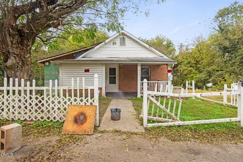 318 Hillside Aly, Henderson, NC, 27536-5061 | Card Image