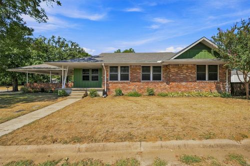 901 W Hanna St, Denison, TX, 75020-6019 | Card Image