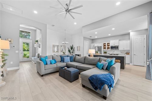 9451 Quarry Dr, NAPLES, FL, 34120-5223 | Card Image