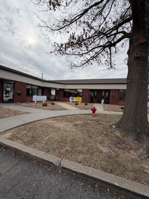 1936 Nw Copper Oaks Cir, Blue Springs, MO, 64015-8300 | Card Image