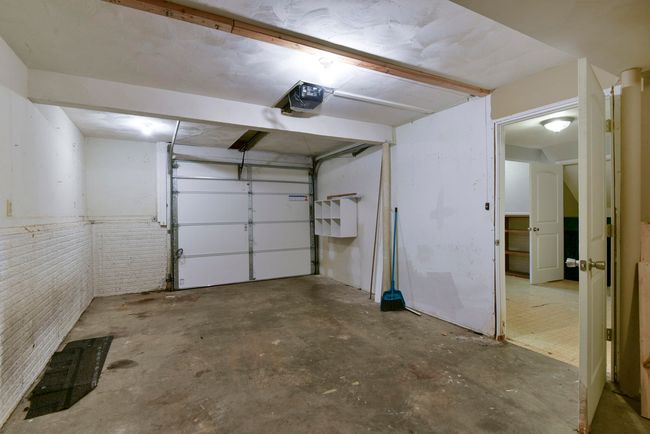 DSC_1263Garage | Image 25