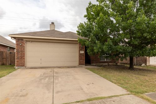 9808 Sparrow Hawk Ln, Fort Worth, TX, 76108-4346 | Card Image