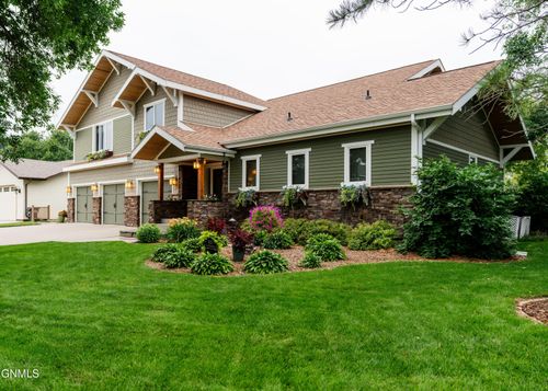 1605 9th Avenue Se, Jamestown, ND, 58401 | Card Image