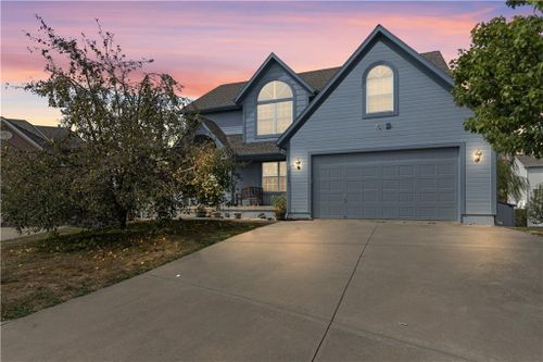 12501 Black Oak Circle, Peculiar, MO, 64078 | Card Image