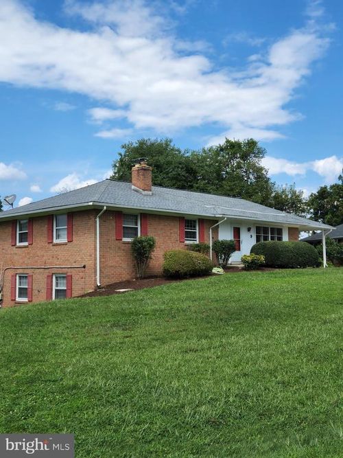 9 Stoneyhurst Ct, OLNEY, MD, 20832-1330 | Card Image