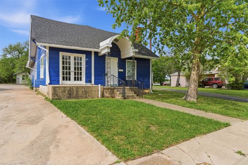 814 N Walnut St, Sherman, TX, 75090-4957 | Card Image