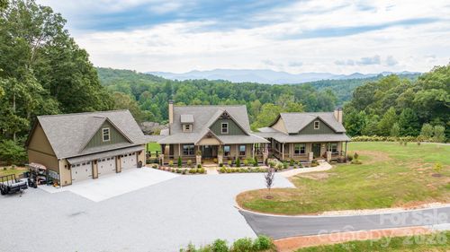 1052 Porter Creek Dr, Franklin, NC, 28734-5798 | Card Image