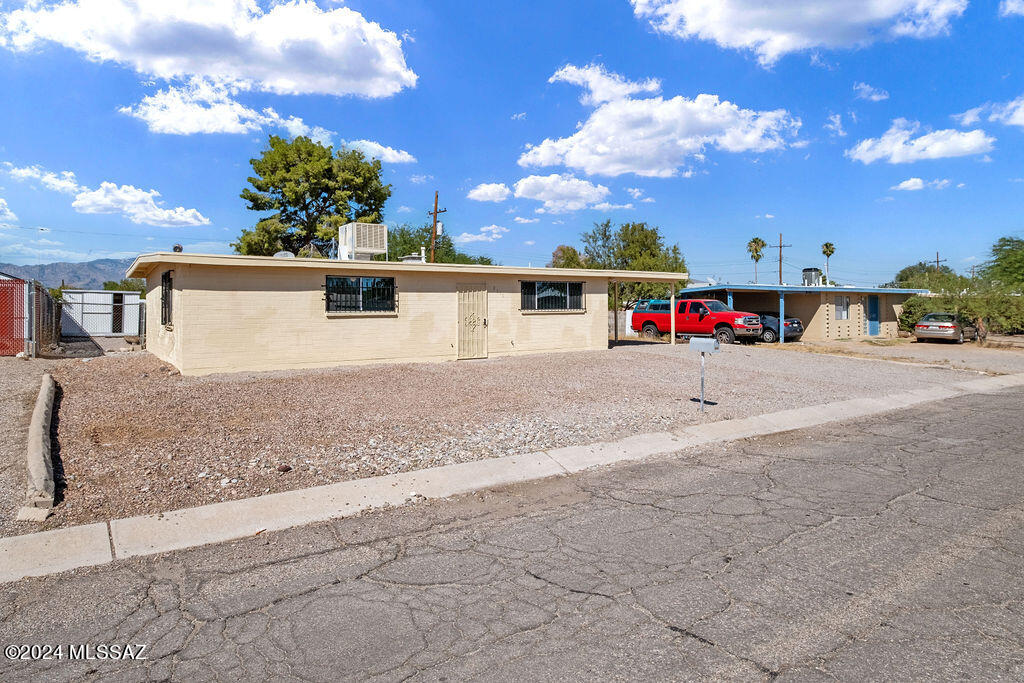 Mary Dr, Tucson, AZ 85730