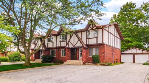 805 Wellington Dr, Dyer, IN, 46311 | Card Image