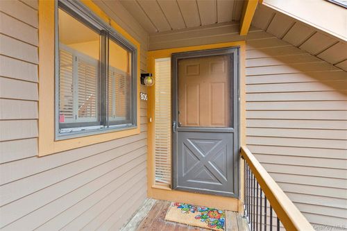 806 Eagle Bay Dr, Ossining, NY, 10562-2300 | Card Image