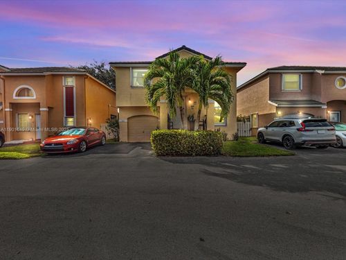 875 Nw 99th Ave, Plantation, FL, 33324-6118 | Card Image