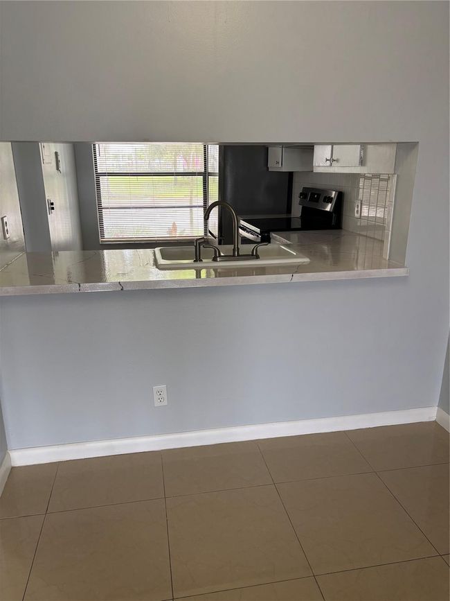 APT-107 - 201 Lake Pointe Dr, Condo with 2 bedrooms, 2 bathrooms and null parking in Oakland Park FL | Image 11