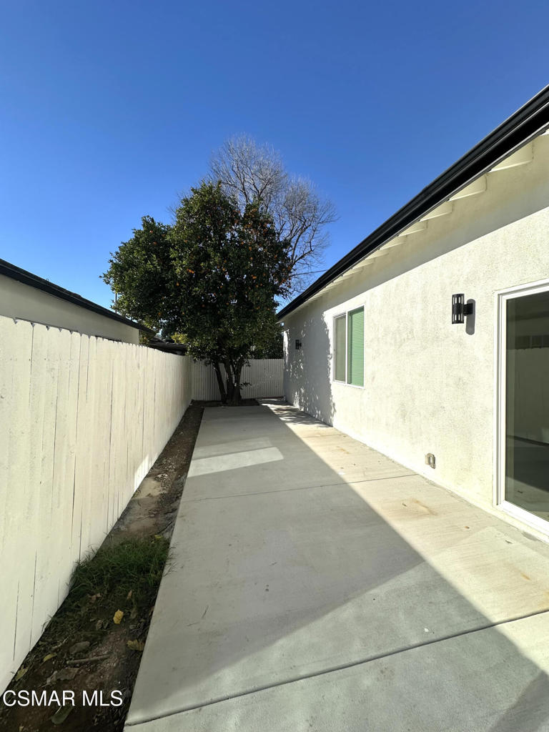 Residential Lease in Northridge 3