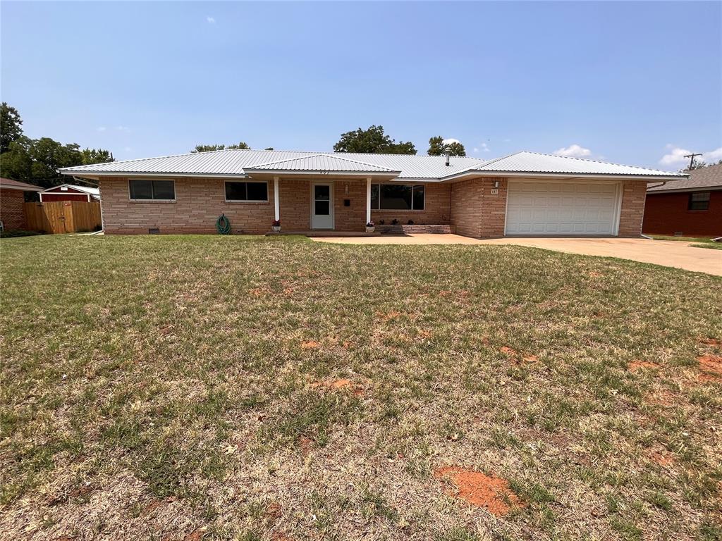 Nevada St, Weatherford, OK 73096